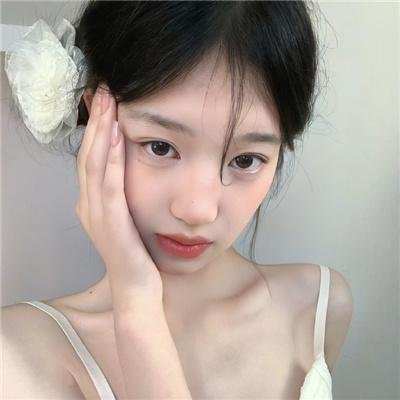 独自在夜晚的海边